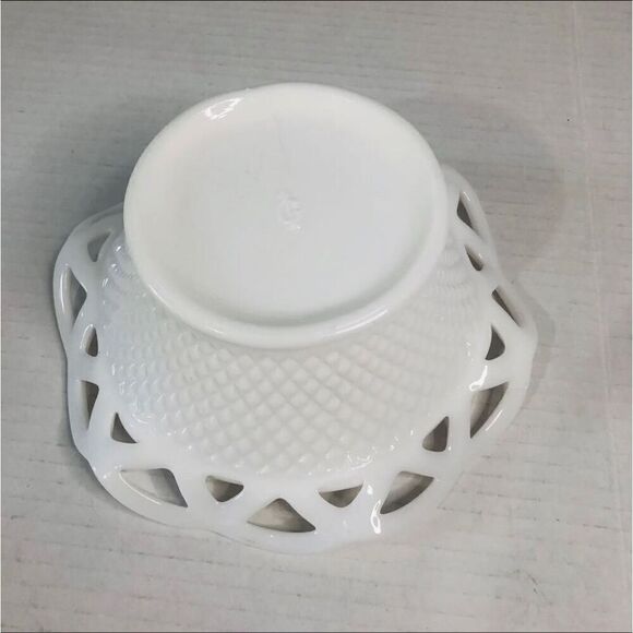 imperial glass ohio laced edge milk glass shallow round bowl 7.5 inch - Picture 3 of 8
